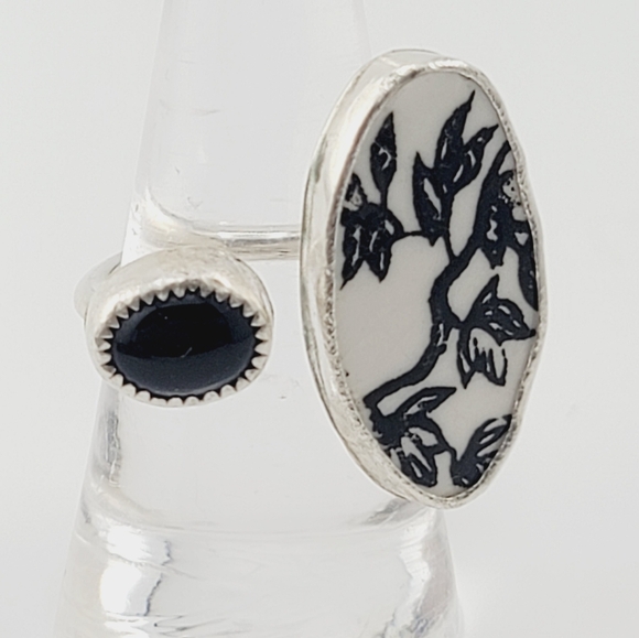 BROKEN CHINA CERAMIC PLATE & ONYX STONE ADJUSTABLE HANDMADE RING - Picture 3 of 4